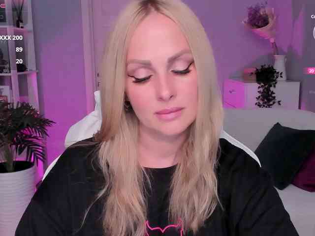 LibbyNora webcam