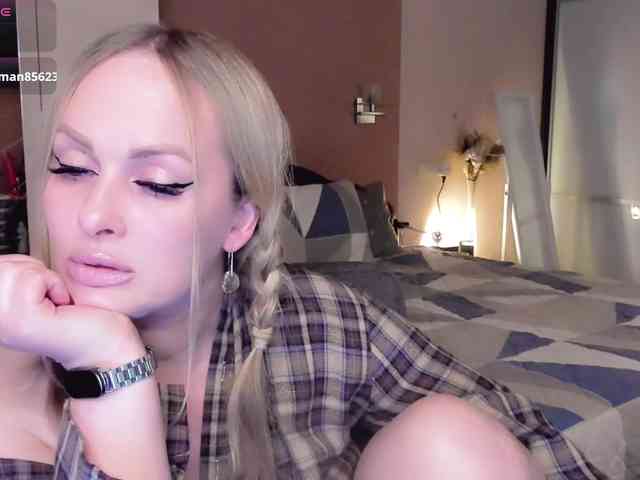 LibbyNora webcam