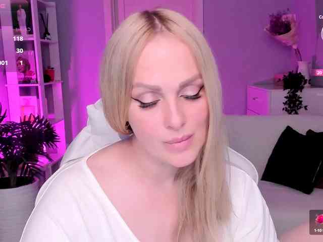 LibbyNora webcam