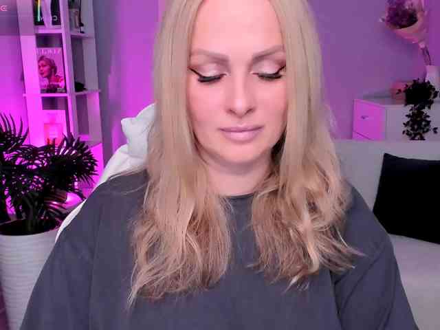 LibbyNora webcam