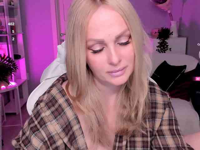 LibbyNora webcam