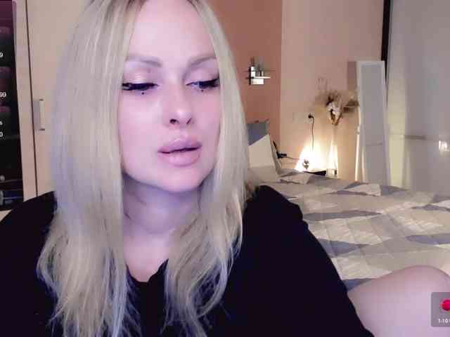 LibbyNora webcam