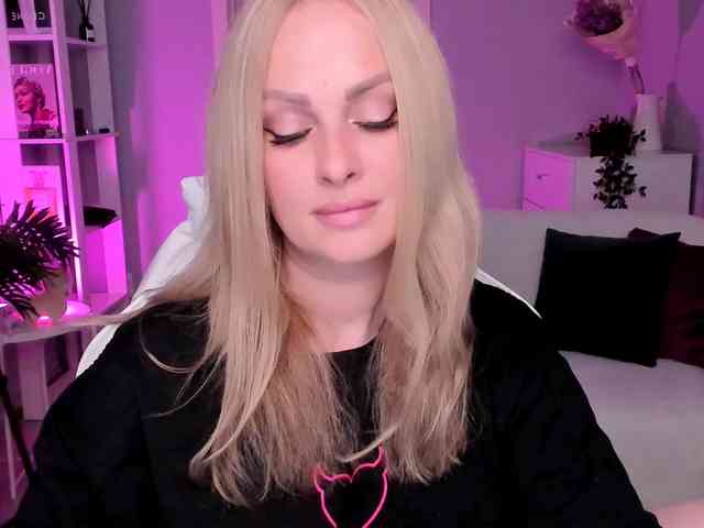 LibbyNora webcam