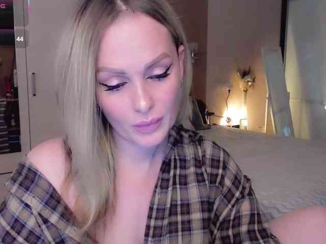 LibbyNora webcam