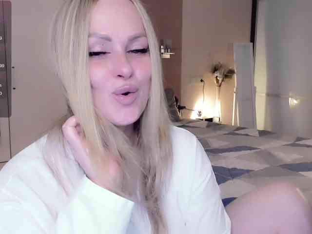 LibbyNora webcam