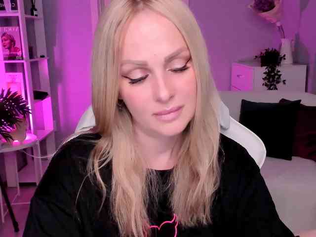 LibbyNora webcam