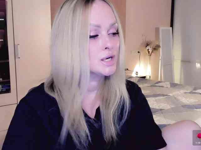 LibbyNora webcam