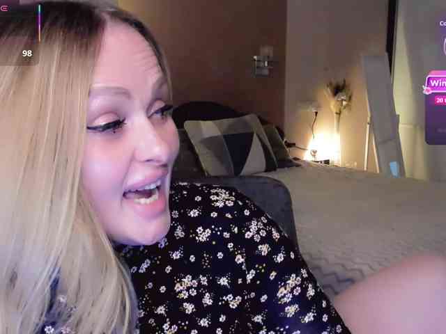LibbyNora webcam