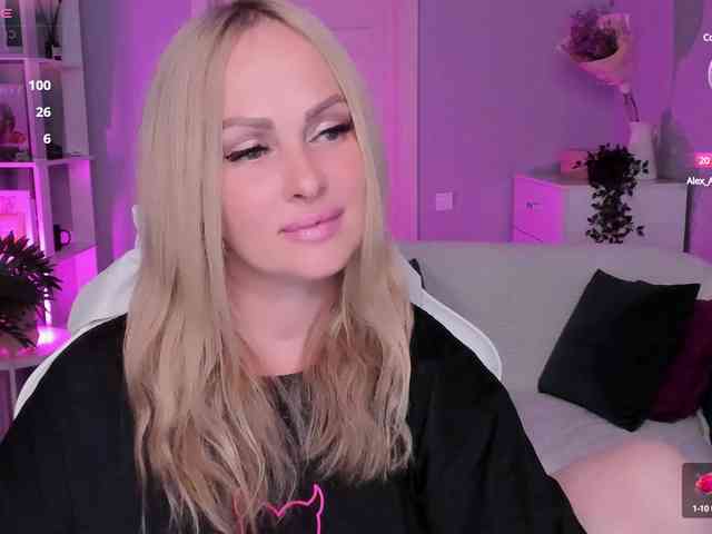 LibbyNora webcam