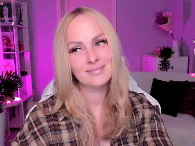LibbyNora webcam