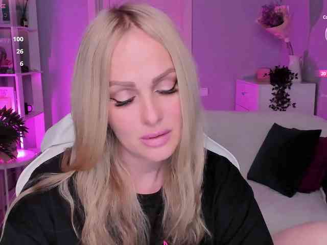 LibbyNora webcam