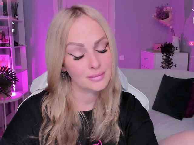 LibbyNora webcam