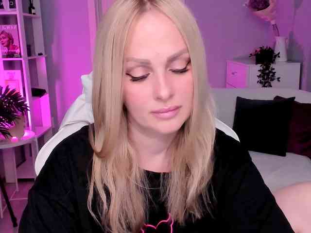 LibbyNora webcam