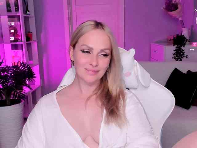 LibbyNora webcam