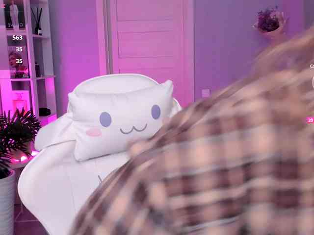 LibbyNora webcam