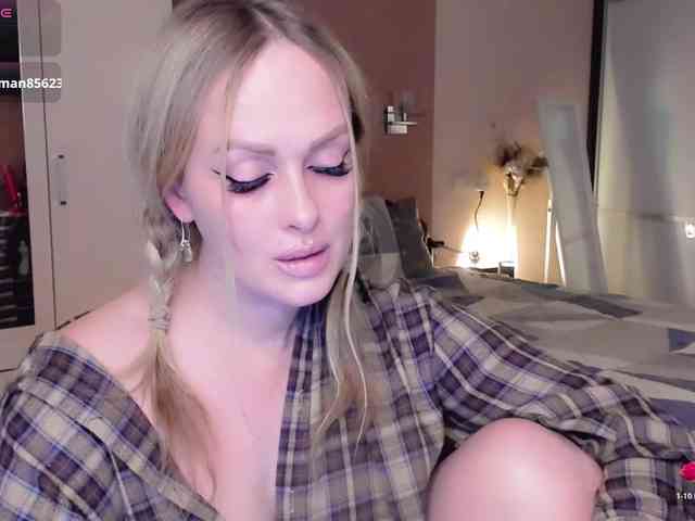 LibbyNora webcam