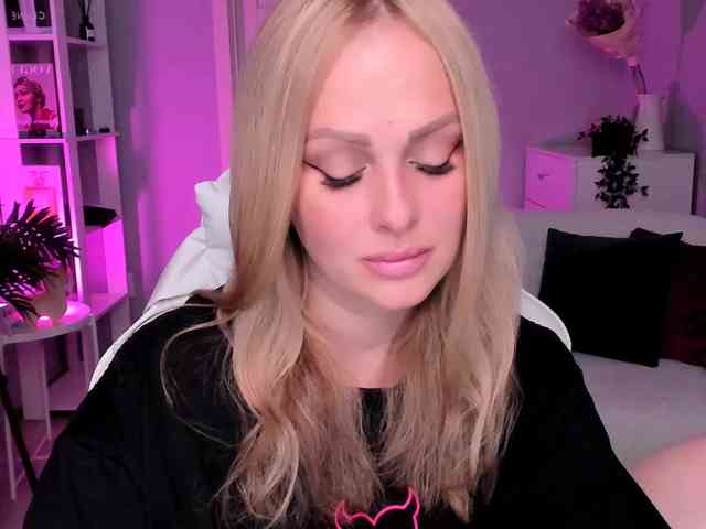 LibbyNora webcam