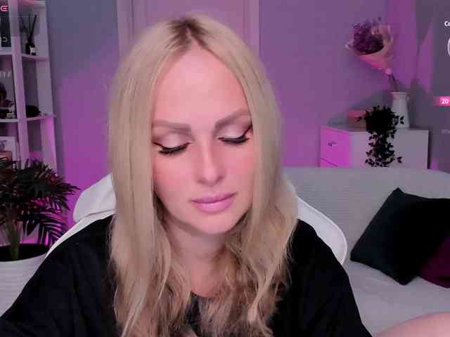 LibbyNora webcam