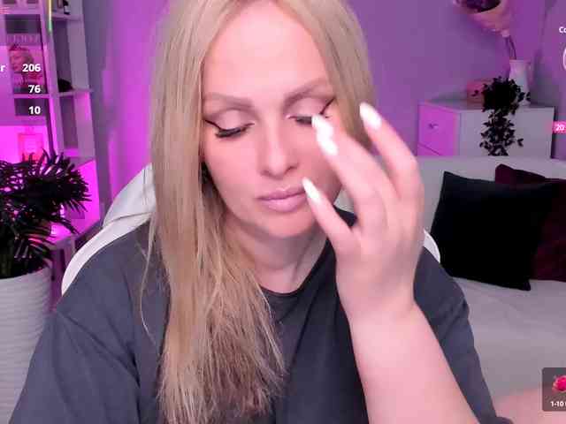 LibbyNora webcam
