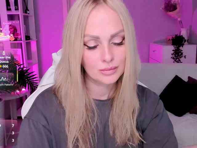LibbyNora webcam