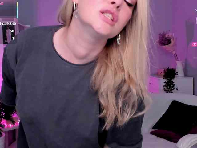 LibbyNora webcam