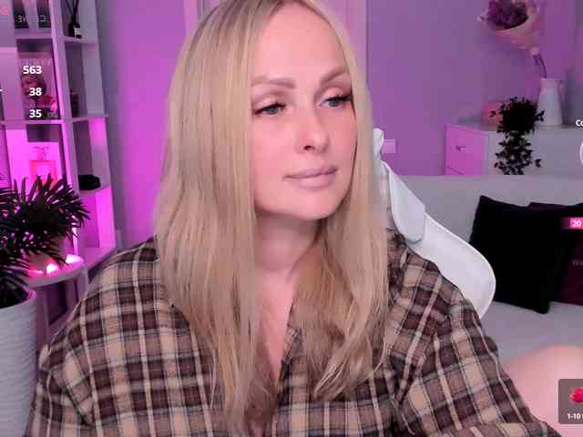 LibbyNora webcam
