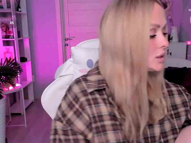 LibbyNora webcam