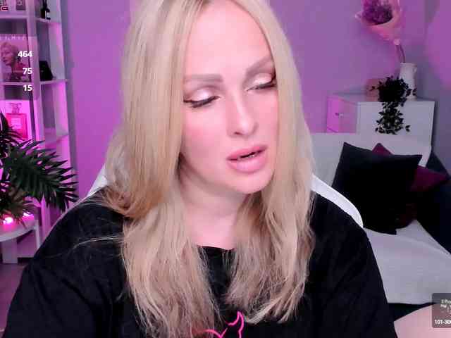 LibbyNora webcam