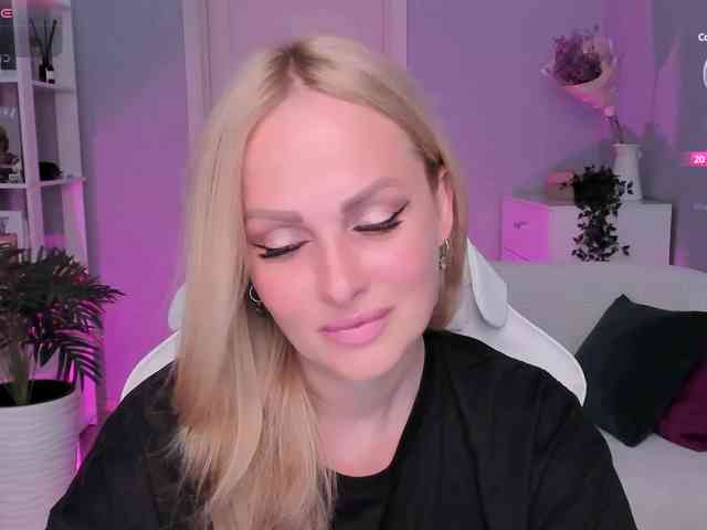 LibbyNora webcam