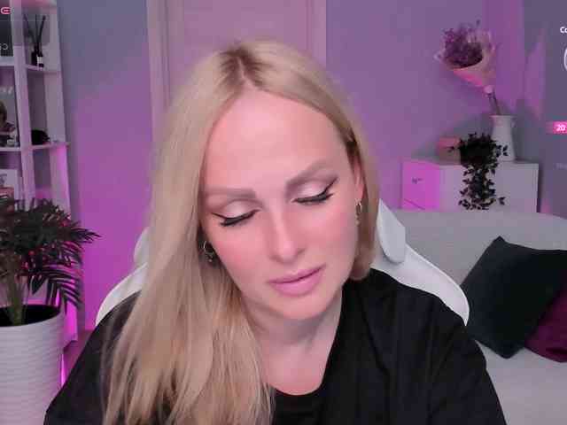 LibbyNora webcam