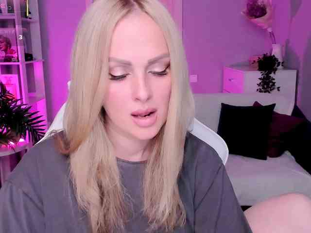 LibbyNora webcam