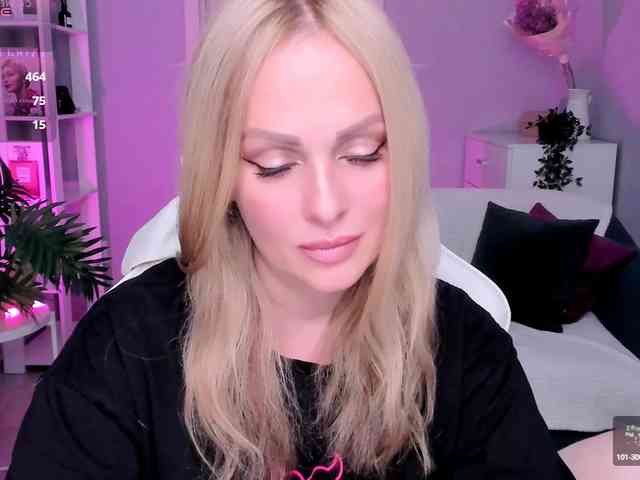 LibbyNora webcam
