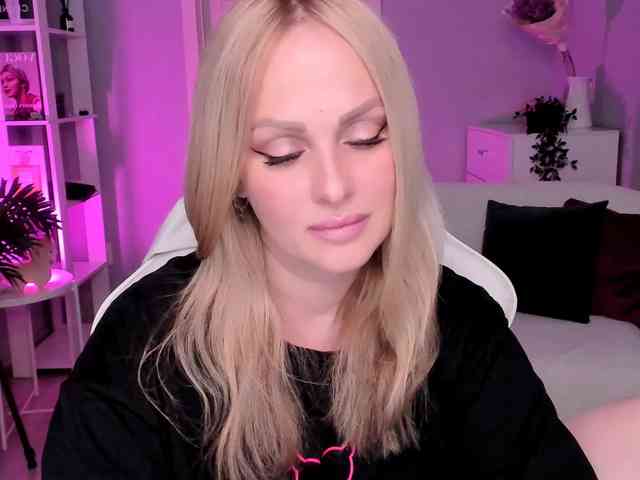 LibbyNora webcam