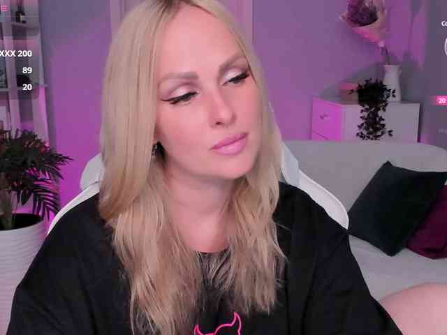LibbyNora webcam