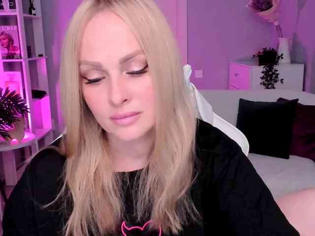 LibbyNora webcam