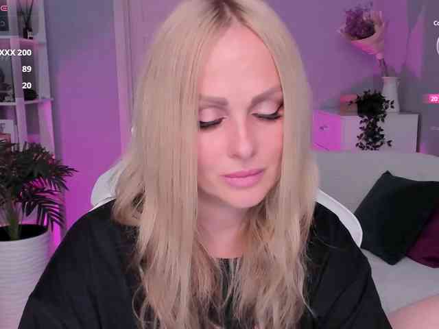 LibbyNora webcam