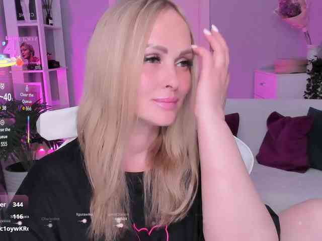 LibbyNora webcam