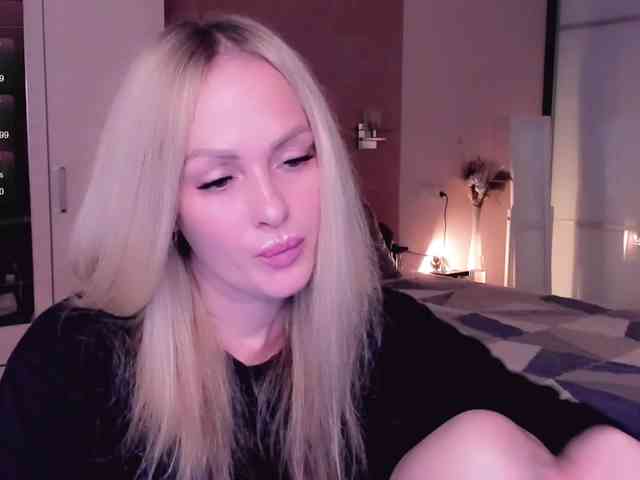 LibbyNora webcam
