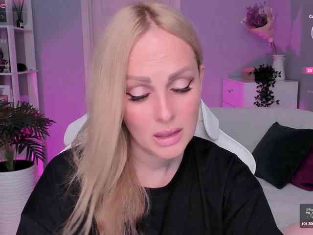 LibbyNora webcam
