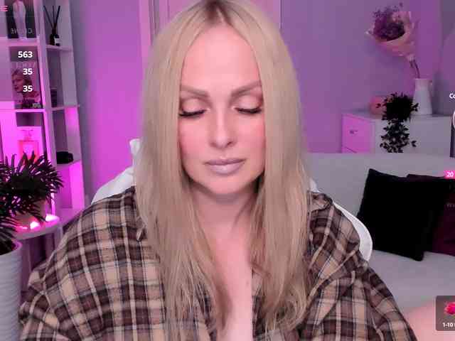 LibbyNora webcam