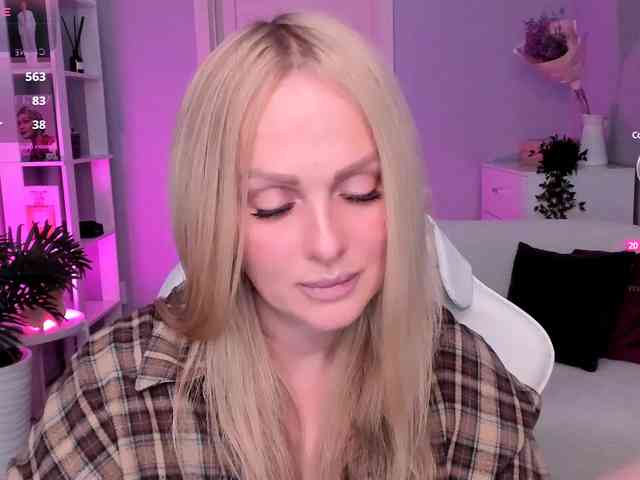 LibbyNora webcam