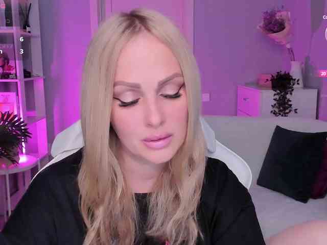 LibbyNora webcam