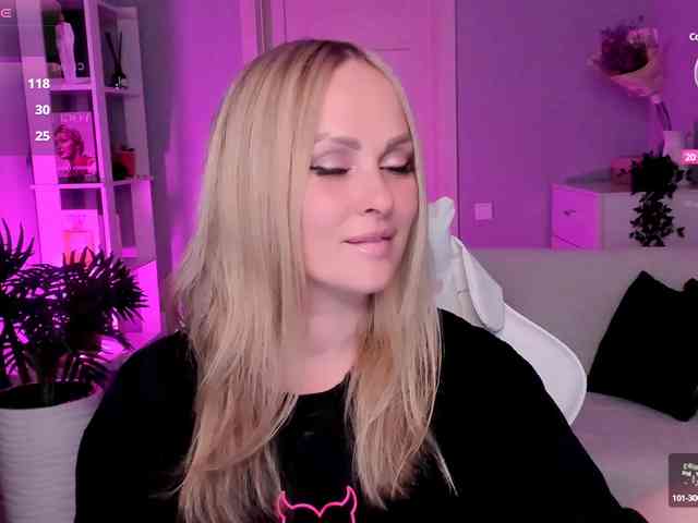 LibbyNora webcam
