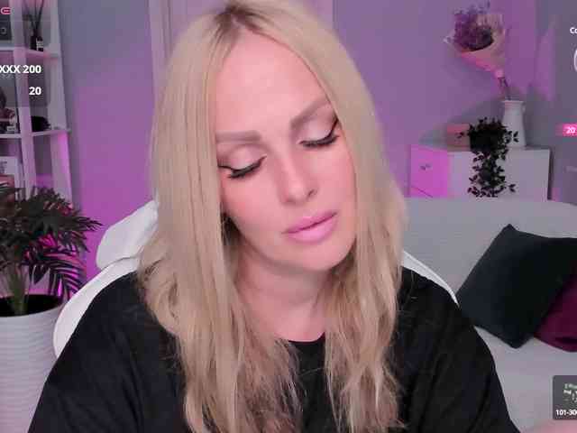 LibbyNora webcam