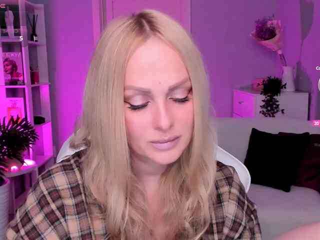 LibbyNora webcam
