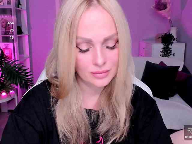 LibbyNora webcam