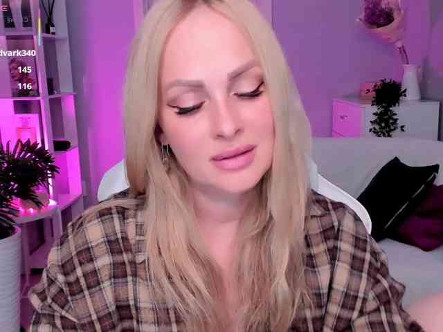 LibbyNora webcam