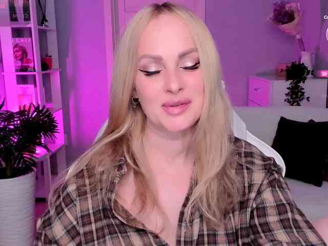 LibbyNora webcam