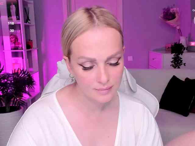 LibbyNora webcam