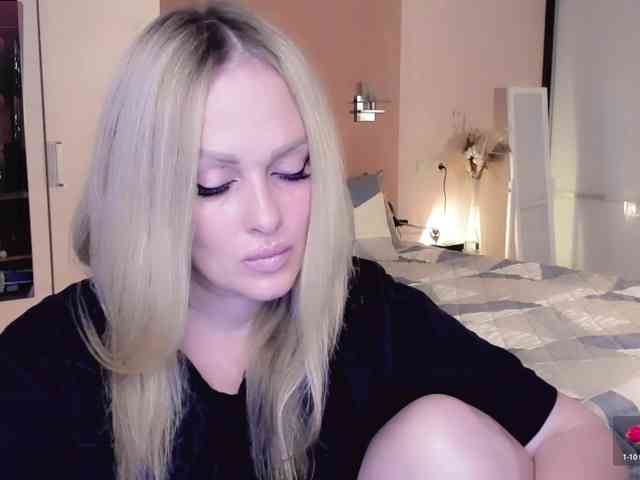 LibbyNora webcam